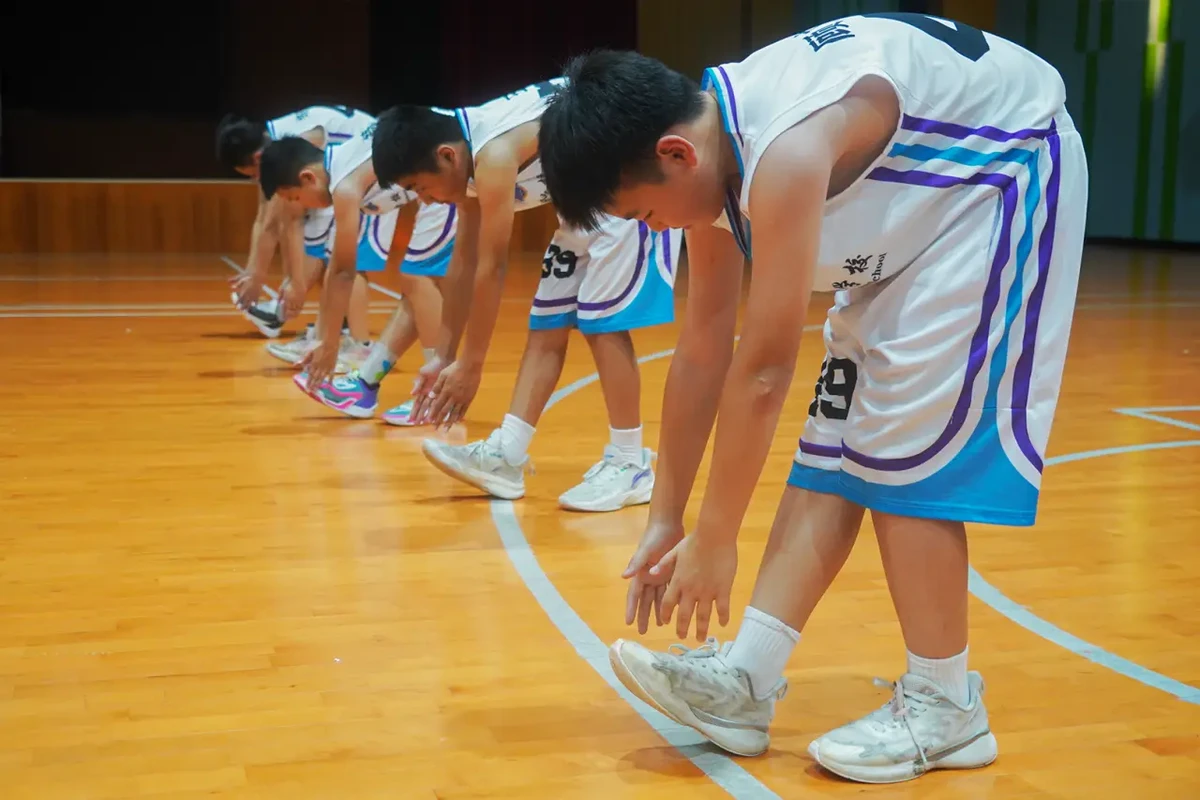 篮球热身训练结合球